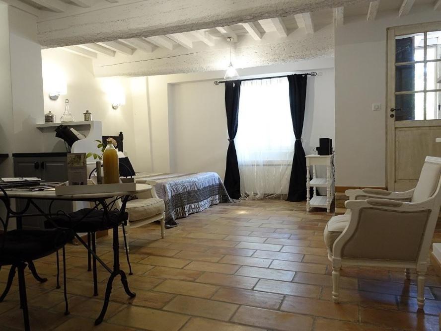 Les Gites Du Domaine De Rhodes Avignon Phòng bức ảnh