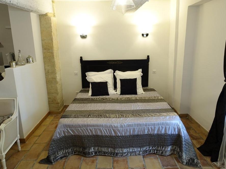 Les Gites Du Domaine De Rhodes Avignon Phòng bức ảnh